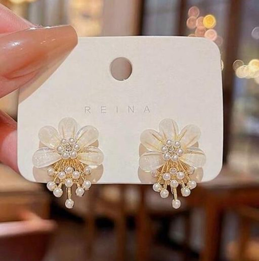 Pearl Petals Earrings