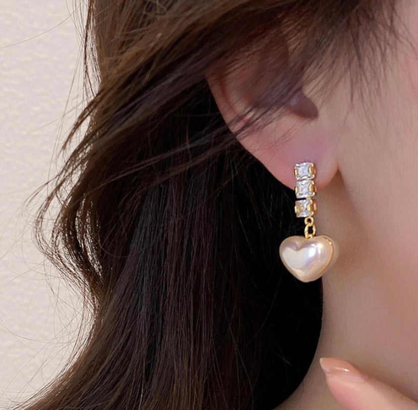 Diamond Pearl Heart Earrings