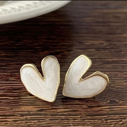 Minimalistic Heart Shaped Korean Earrings (Under ₹199 Deal)