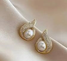 Shimmery Pearl Studs