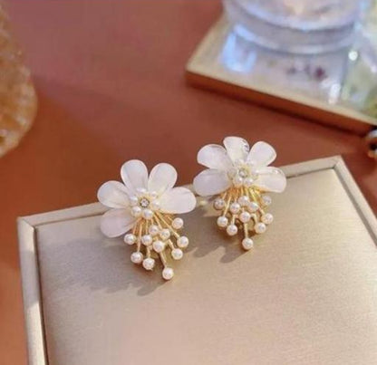 Pearl Petals Earrings