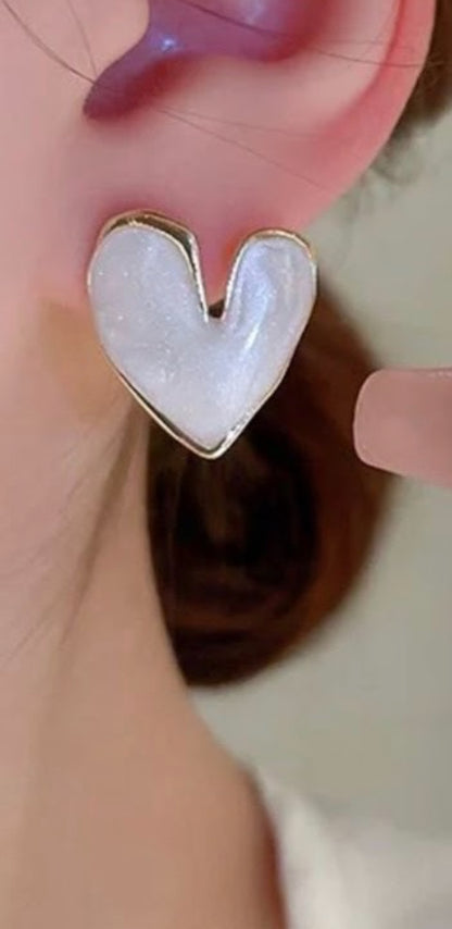 Minimalistic Heart Shaped Korean Earrings (Under ₹199 Deal)