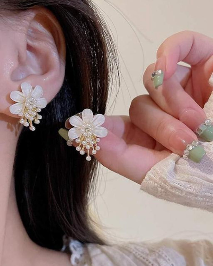 Pearl Petals Earrings