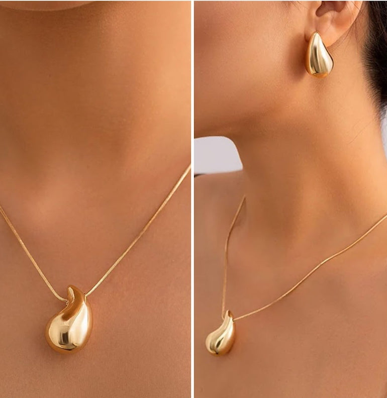 Bestselling Celebrity Inspired Teardrop Pendant Set